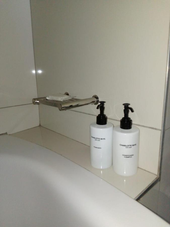 South Coast Beachfront Holiday Apartments อมันซิมโทที ภายนอก รูปภาพ