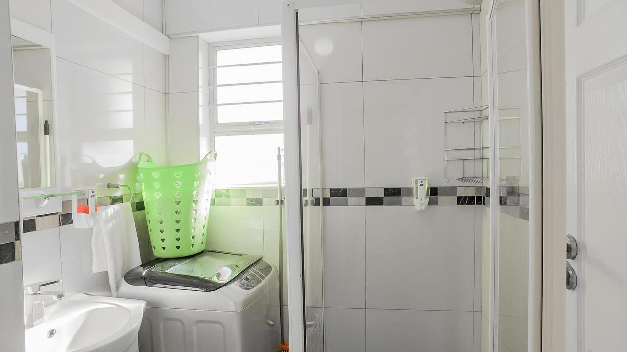 South Coast Beachfront Holiday Apartments อมันซิมโทที ภายนอก รูปภาพ