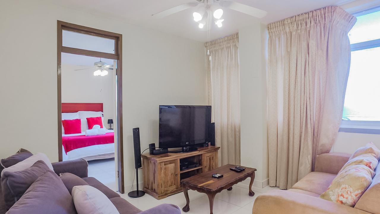 South Coast Beachfront Holiday Apartments อมันซิมโทที ภายนอก รูปภาพ